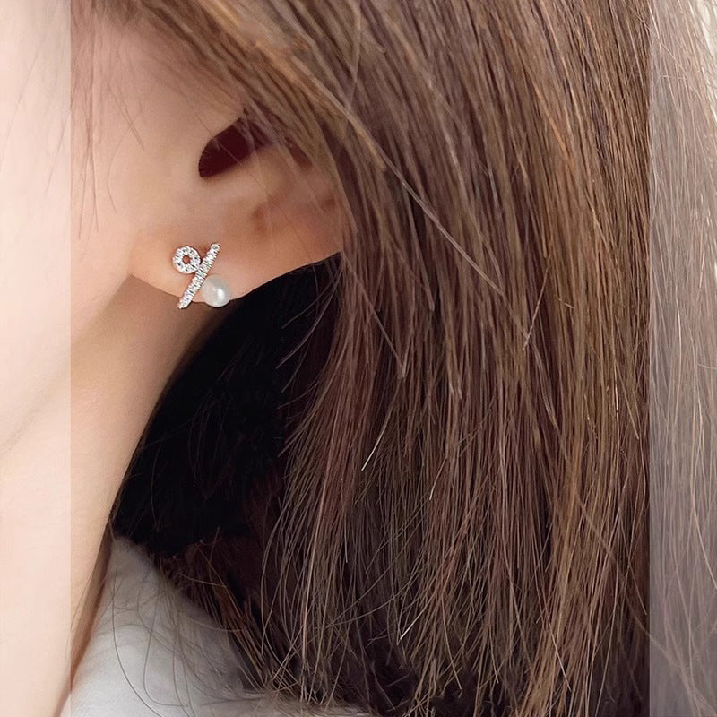 Charming Pearl Earring for Any Occasion