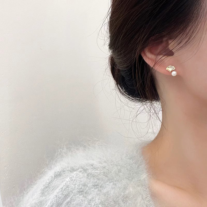 Beautiful Pearl Earring with Unique Style