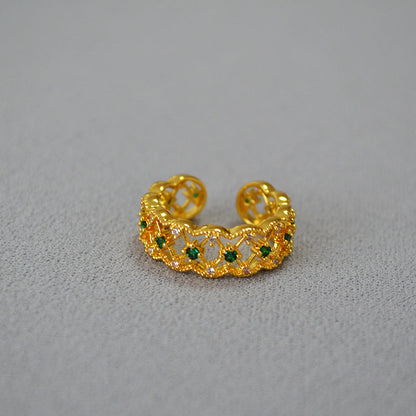 Classic Gold Ring with Timeless Appeal
