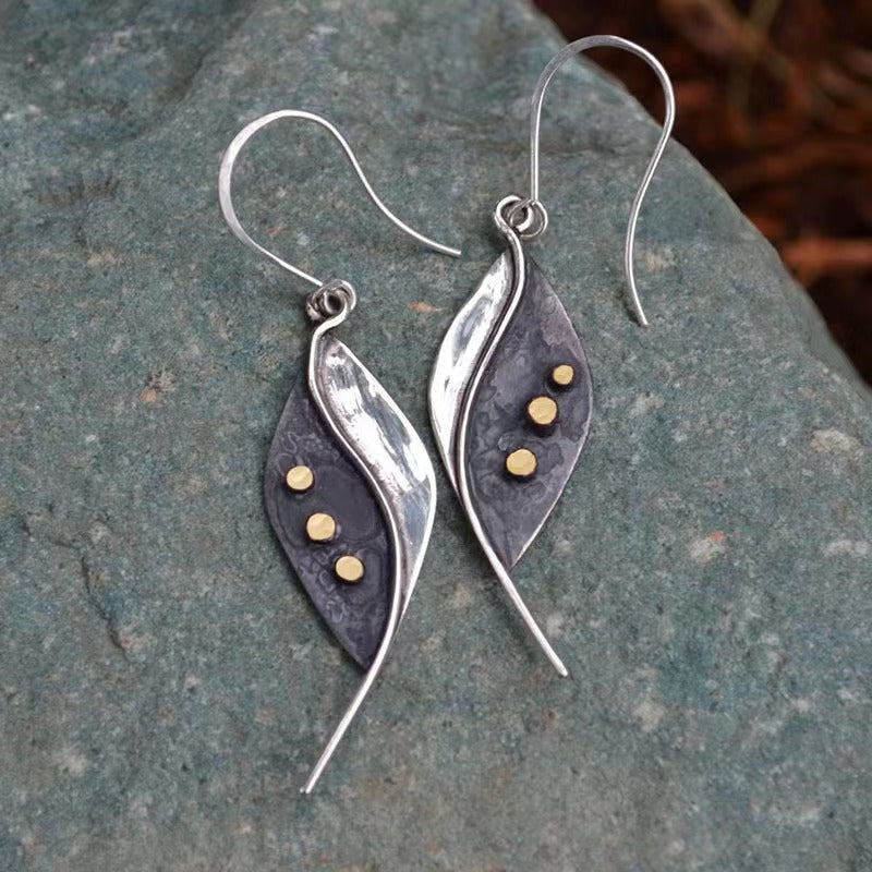 Romantic Gold Earring for Special Moments