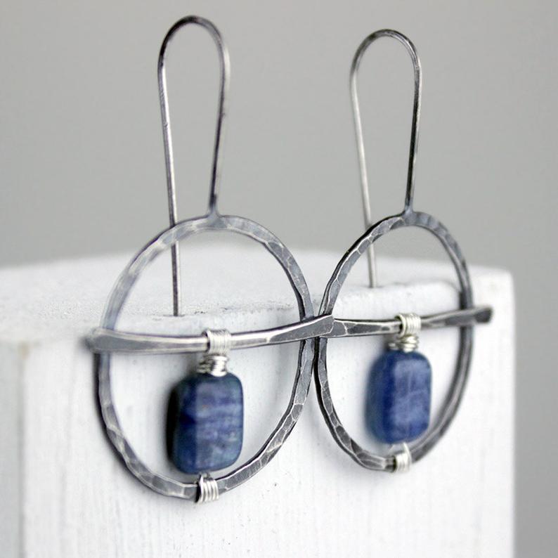 Charming Silver Earring for Any Occasion