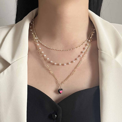 Beautiful Pearl Necklace with Unique Style