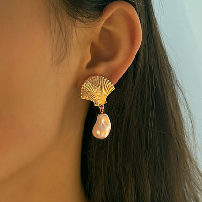 Romantic Pearl Earring for Special Moments