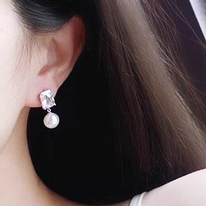 Beautiful Pearl Earring with Unique Style