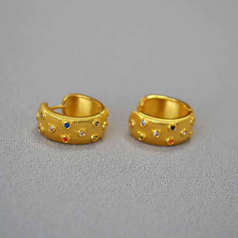 Elegant Gold Earring for Every Occasion