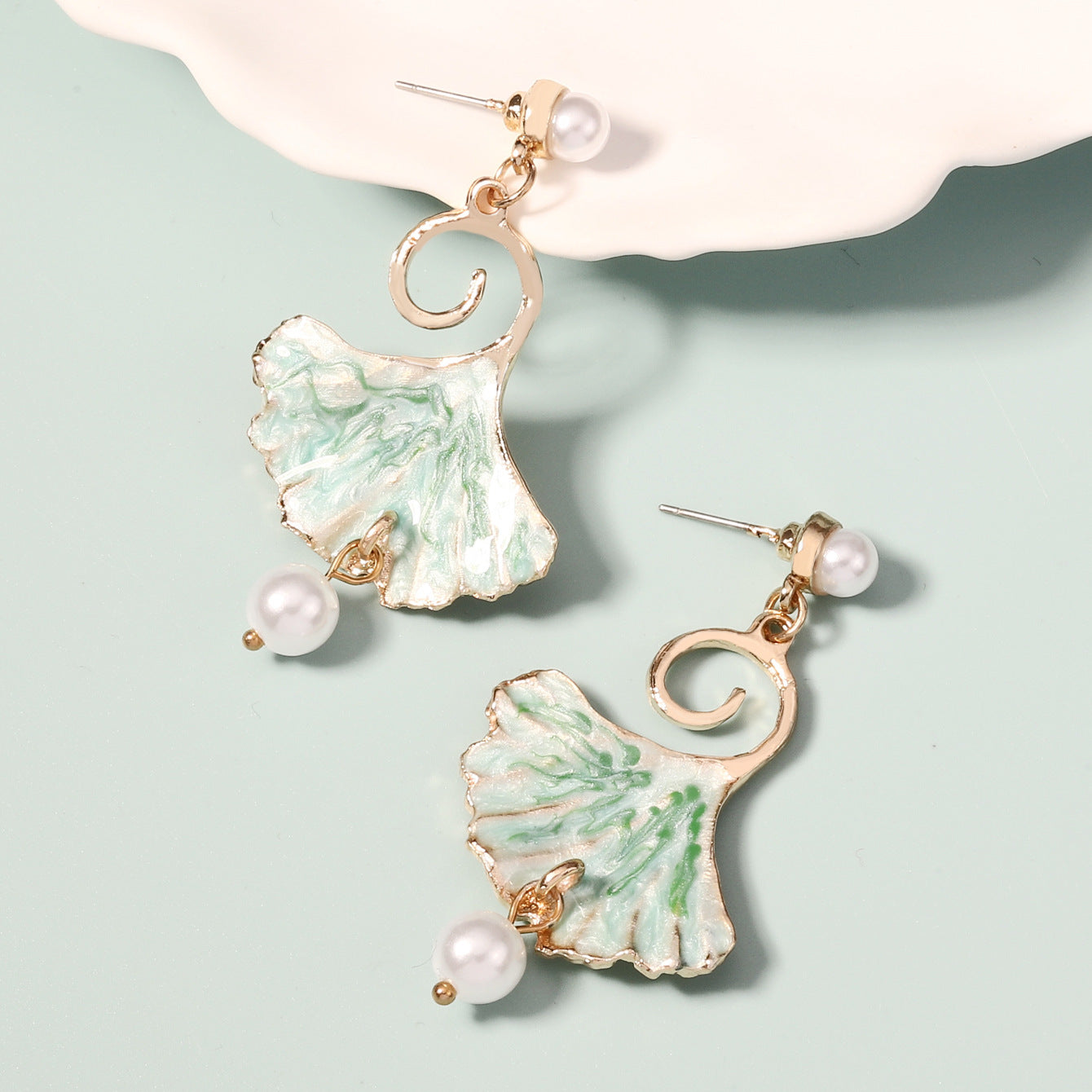 Romantic Pearl Earring for Special Moments