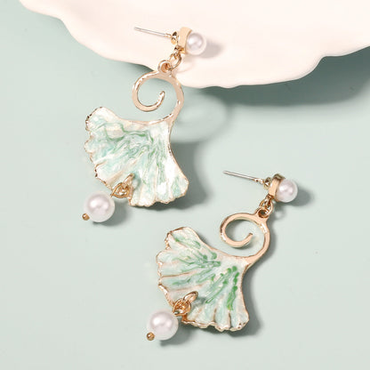 Romantic Pearl Earring for Special Moments