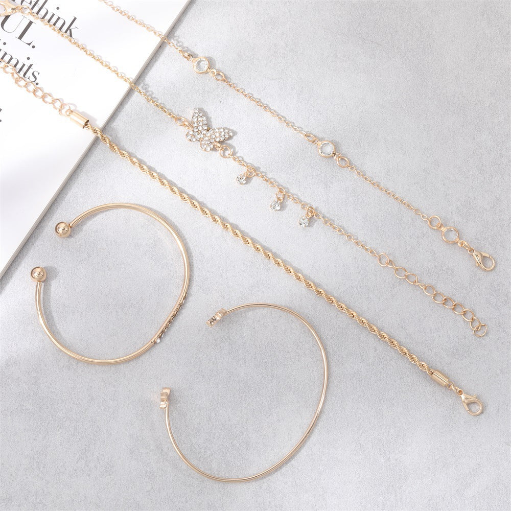 Classic Gold Bracelet with Timeless Appeal