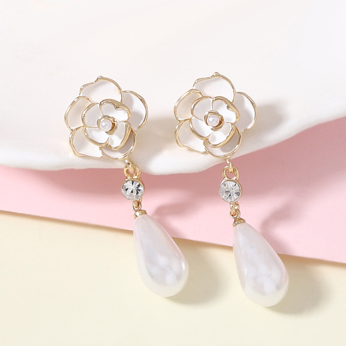 Romantic Pearl Earring for Special Moments