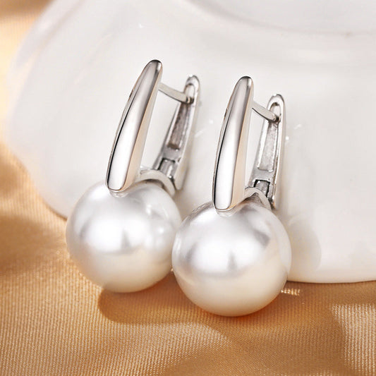 Beautiful Pearl Earring with Unique Style