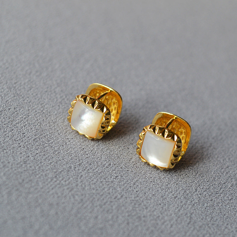 Stunning Gold Earring for Daily Wear