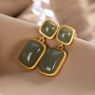Charming Silver Earring for Any Occasion