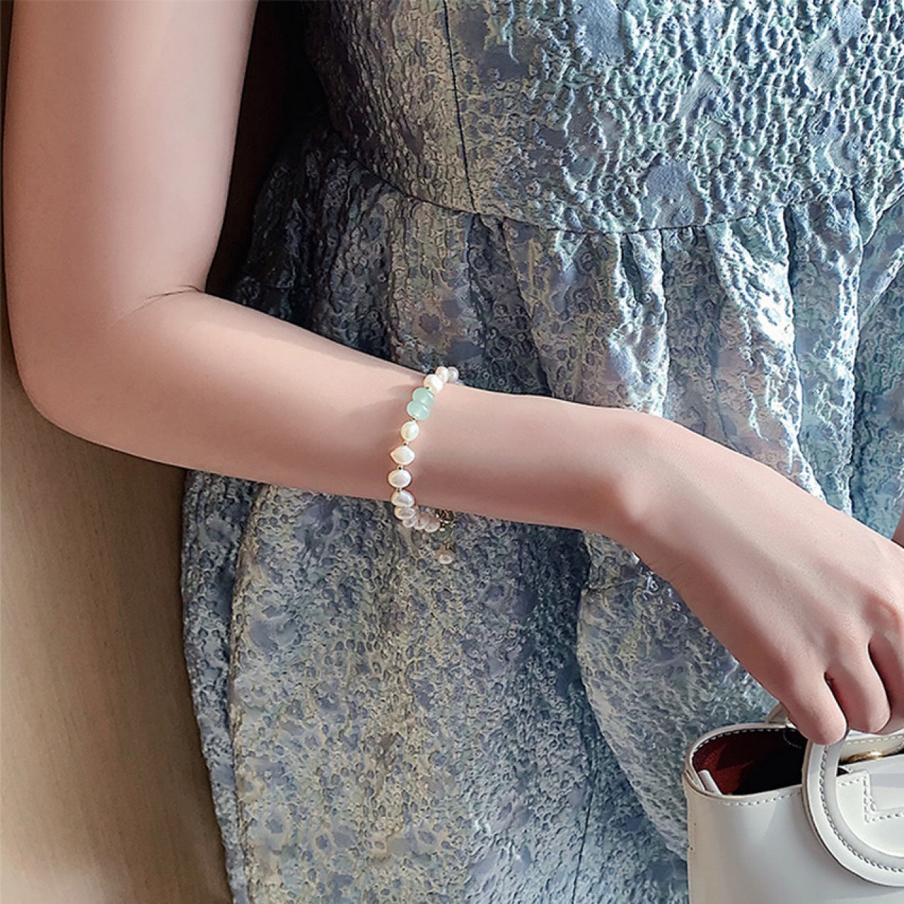 Beautiful Pearl Bracelet with Unique Style