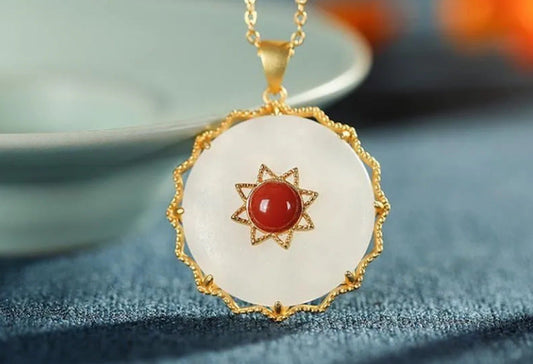 Romantic Gold Necklace for Special Moments