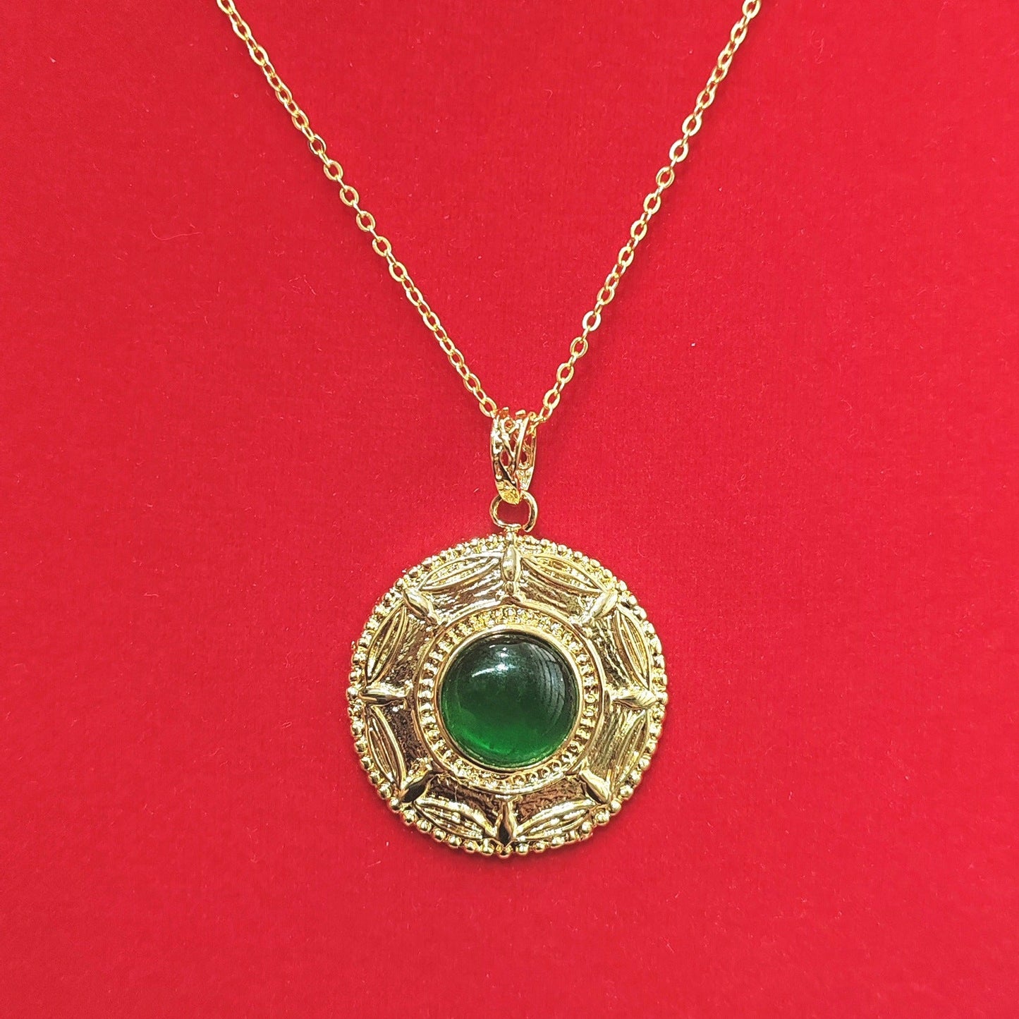 Classic Necklace with Timeless Appeal