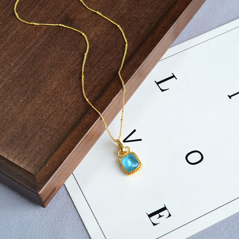 Romantic Gold Necklace for Special Moments