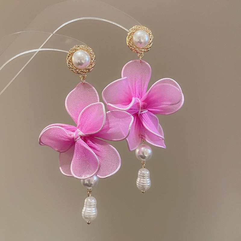 Charming Pearl Earring for Any Occasion