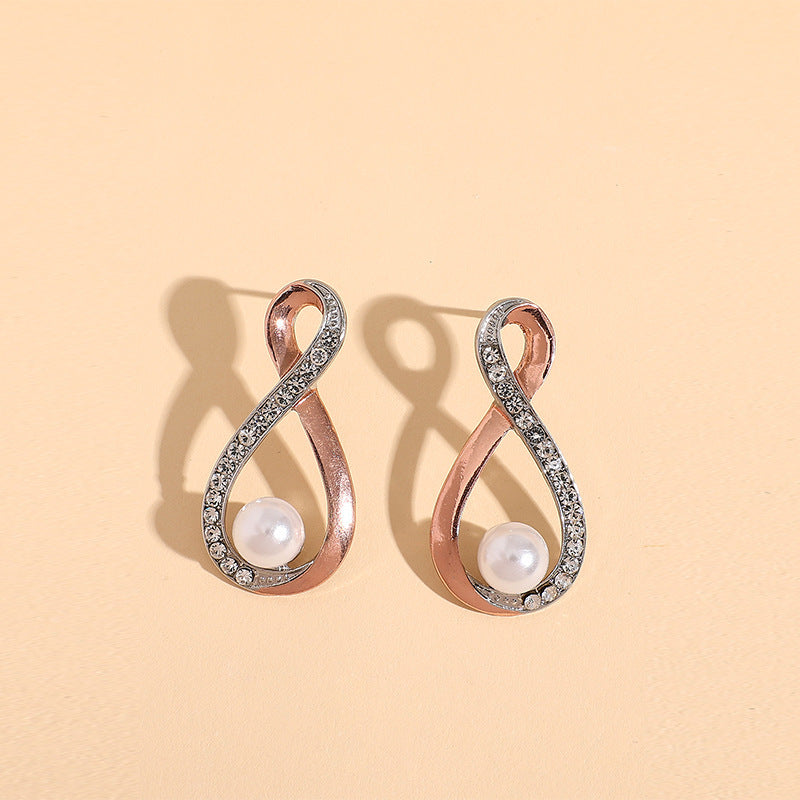 Beautiful Pearl Earring with Unique Style