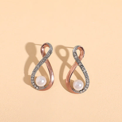 Beautiful Pearl Earring with Unique Style