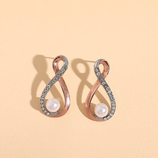 Beautiful Pearl Earring with Unique Style