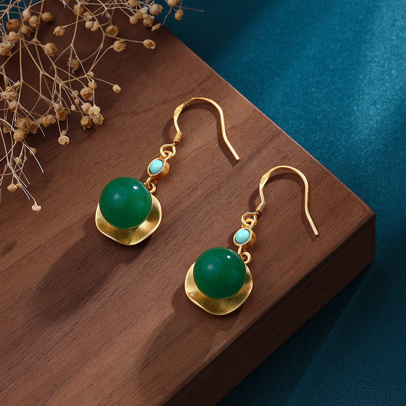 Charming Gold Earring for Any Occasion