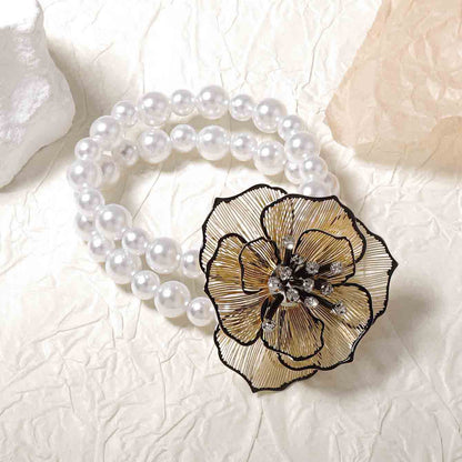 Classic Pearl Pendant with Timeless Appeal