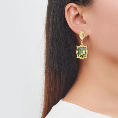Classic Pearl Earring with Timeless Appeal