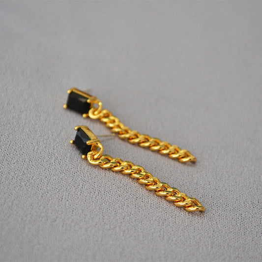 Elegant Gold Earring for Every Occasion