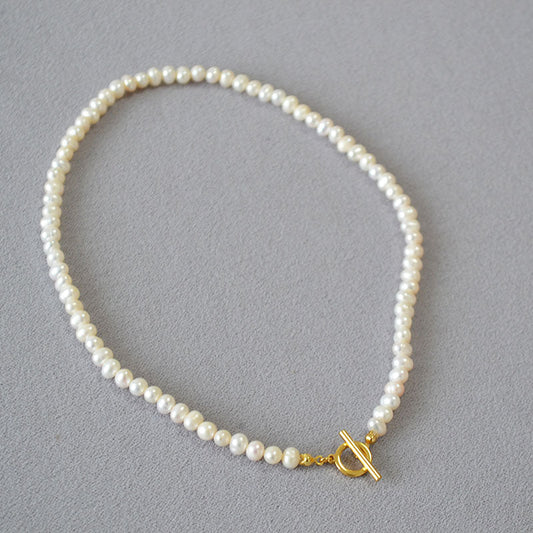Beautiful Pearl Necklace with Unique Style