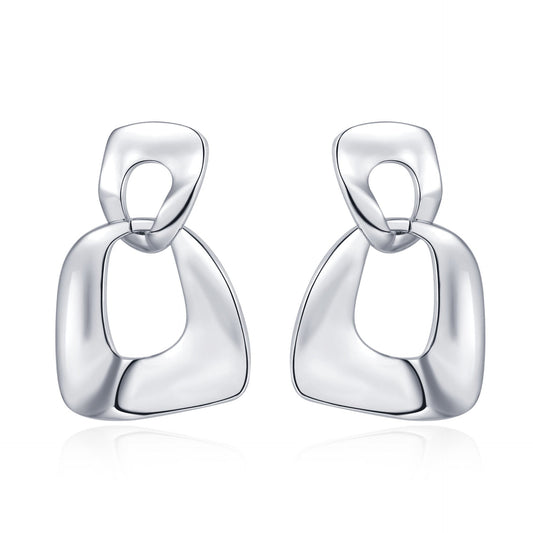 Charming Gold Earring for Any Occasion