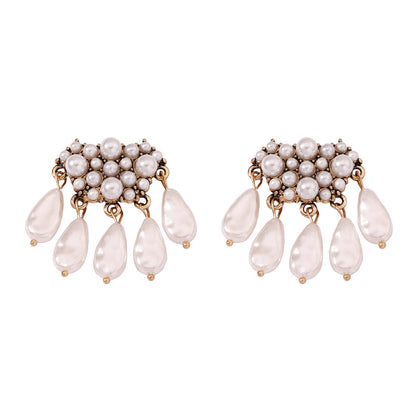 Classic Pearl Earring with Timeless Appeal