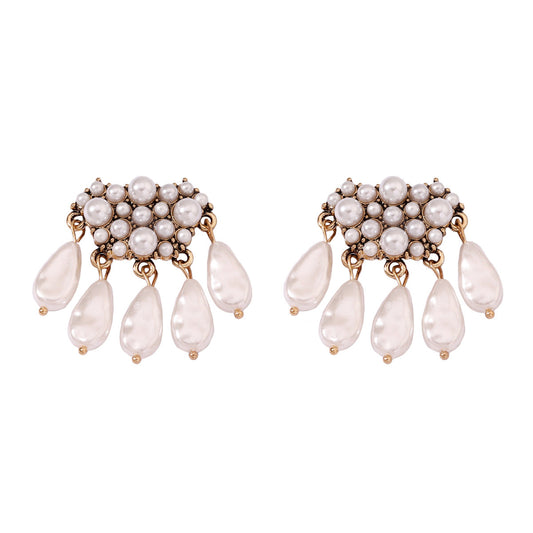 Classic Pearl Earring with Timeless Appeal