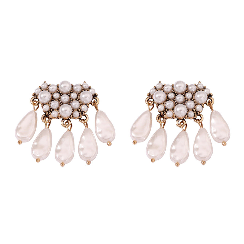 Classic Pearl Earring with Timeless Appeal