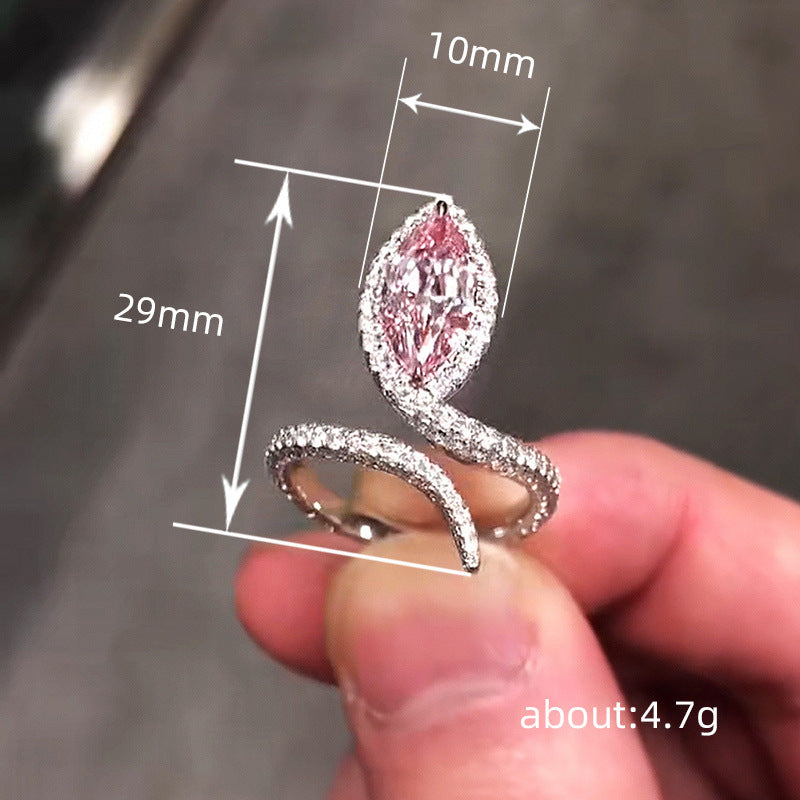 Beautiful Gold Ring with Unique Style