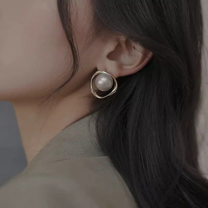 Romantic Pearl Earring for Special Moments