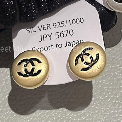 Classic Earring with Timeless Appeal