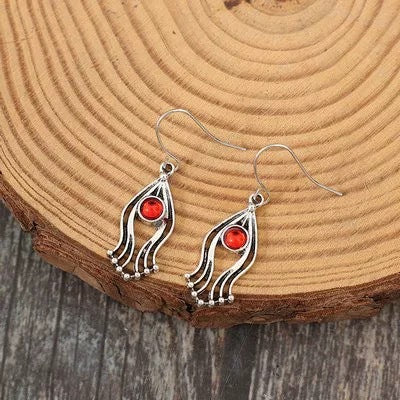 Romantic Silver Earring for Special Moments