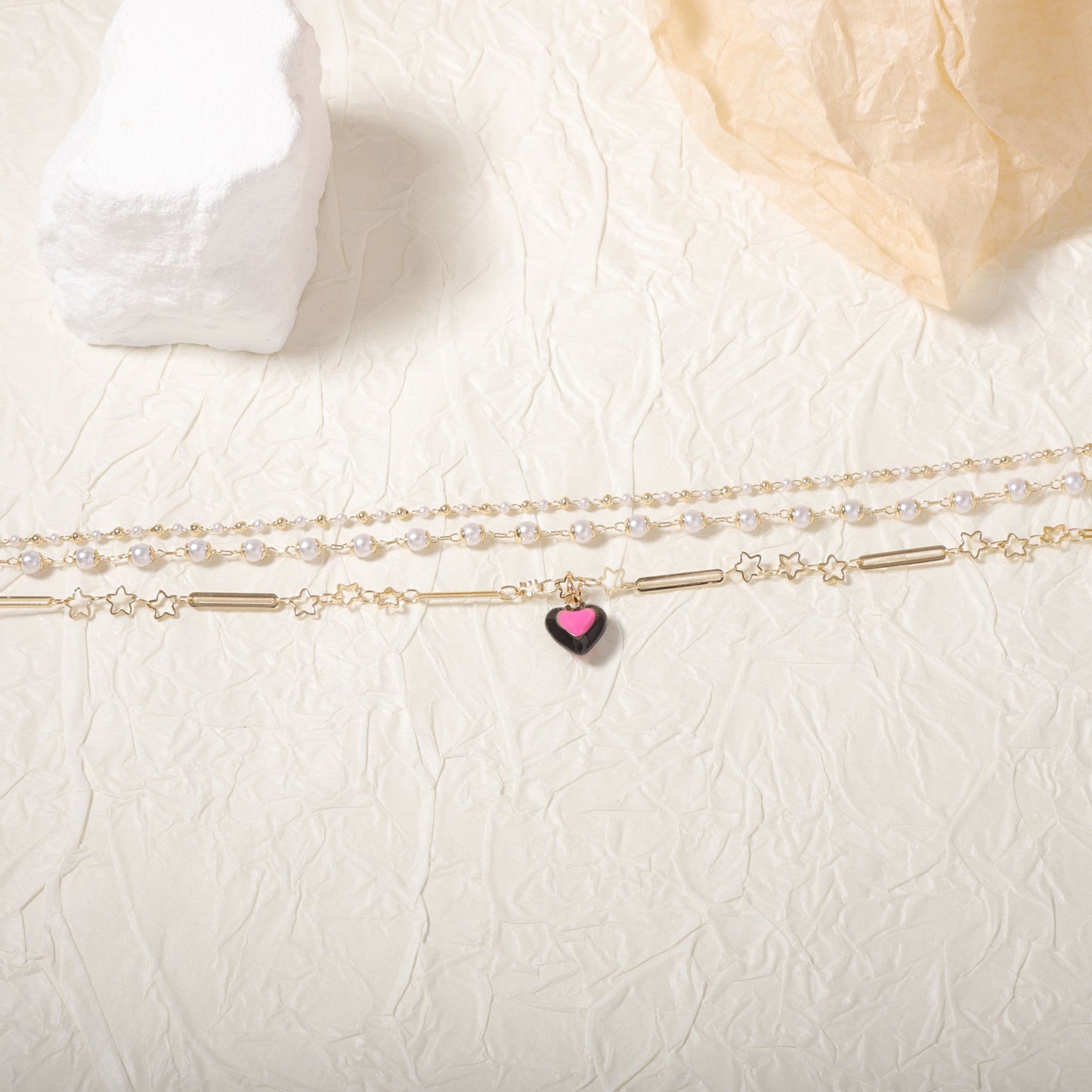 Beautiful Pearl Necklace with Unique Style