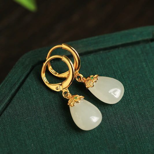 Charming Gold Earring for Any Occasion