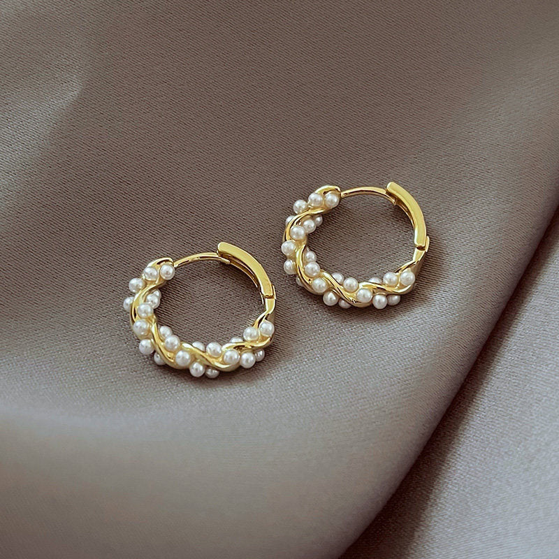 Romantic Pearl Earring for Special Moments