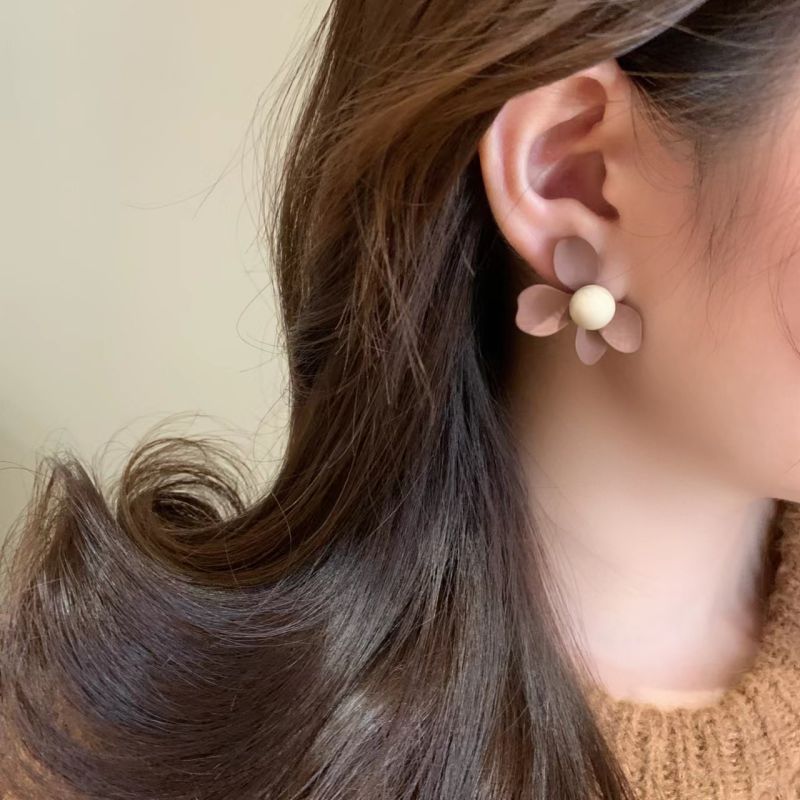 Stunning Earring for Daily Wear