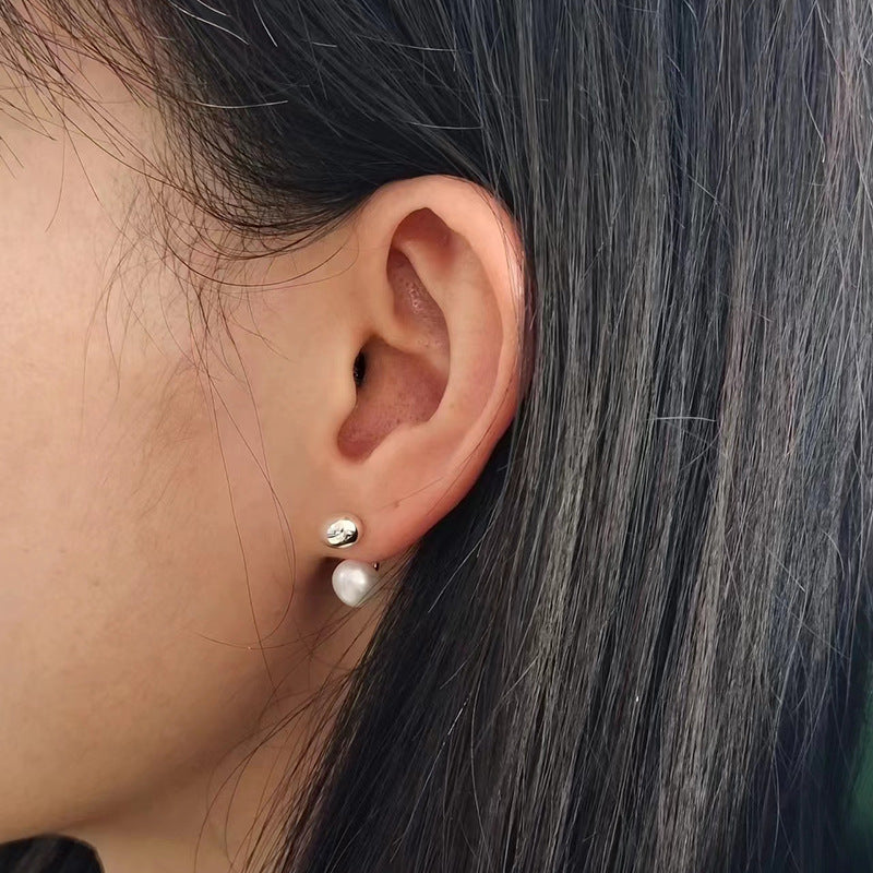 Beautiful Gold Earring with Unique Style