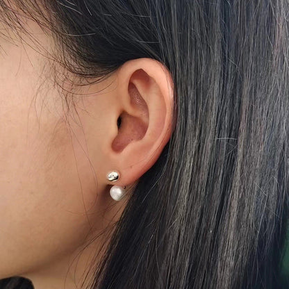 Beautiful Gold Earring with Unique Style