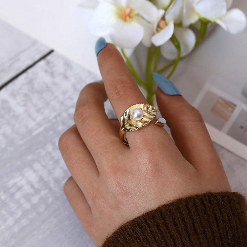 Classic Pearl Ring with Timeless Appeal
