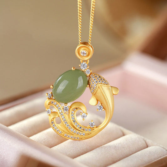 Charming Gold Pendant for Any Occasion