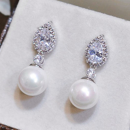Classic Pearl Earring with Timeless Appeal