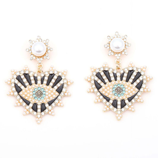 Classic Pearl Piece with Timeless Appeal