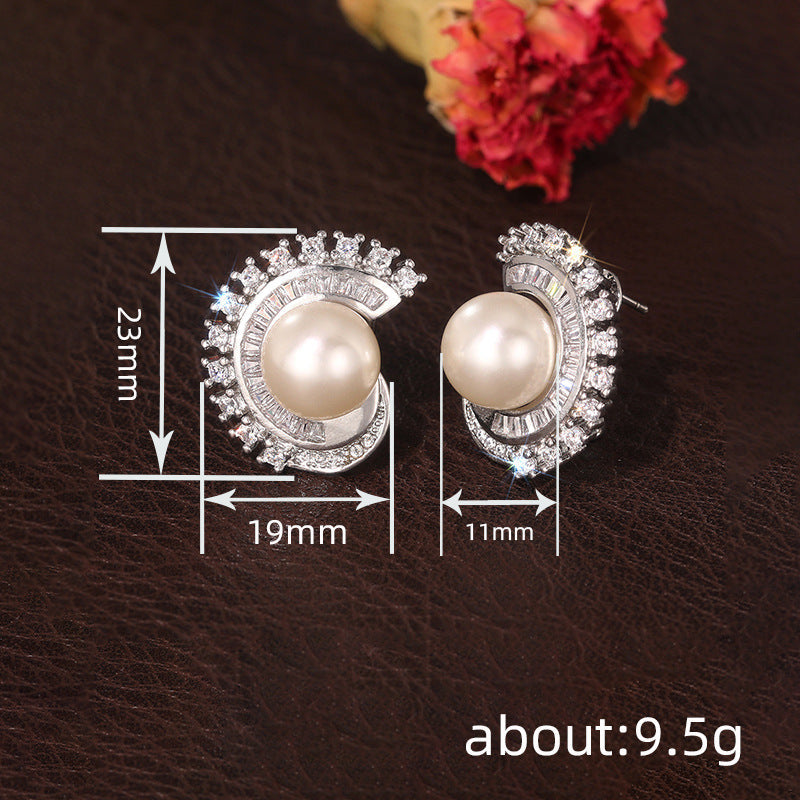 Beautiful Pearl Earring with Unique Style