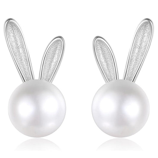 Classic Pearl Necklace with Timeless Appeal