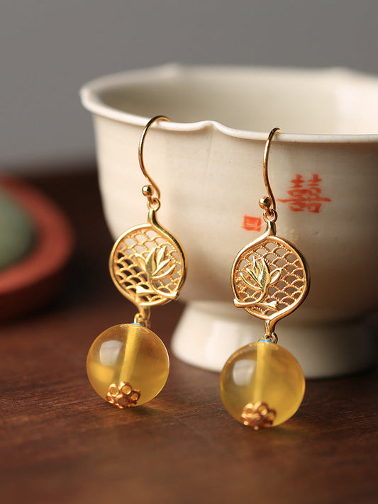 Charming Silver Earring for Any Occasion